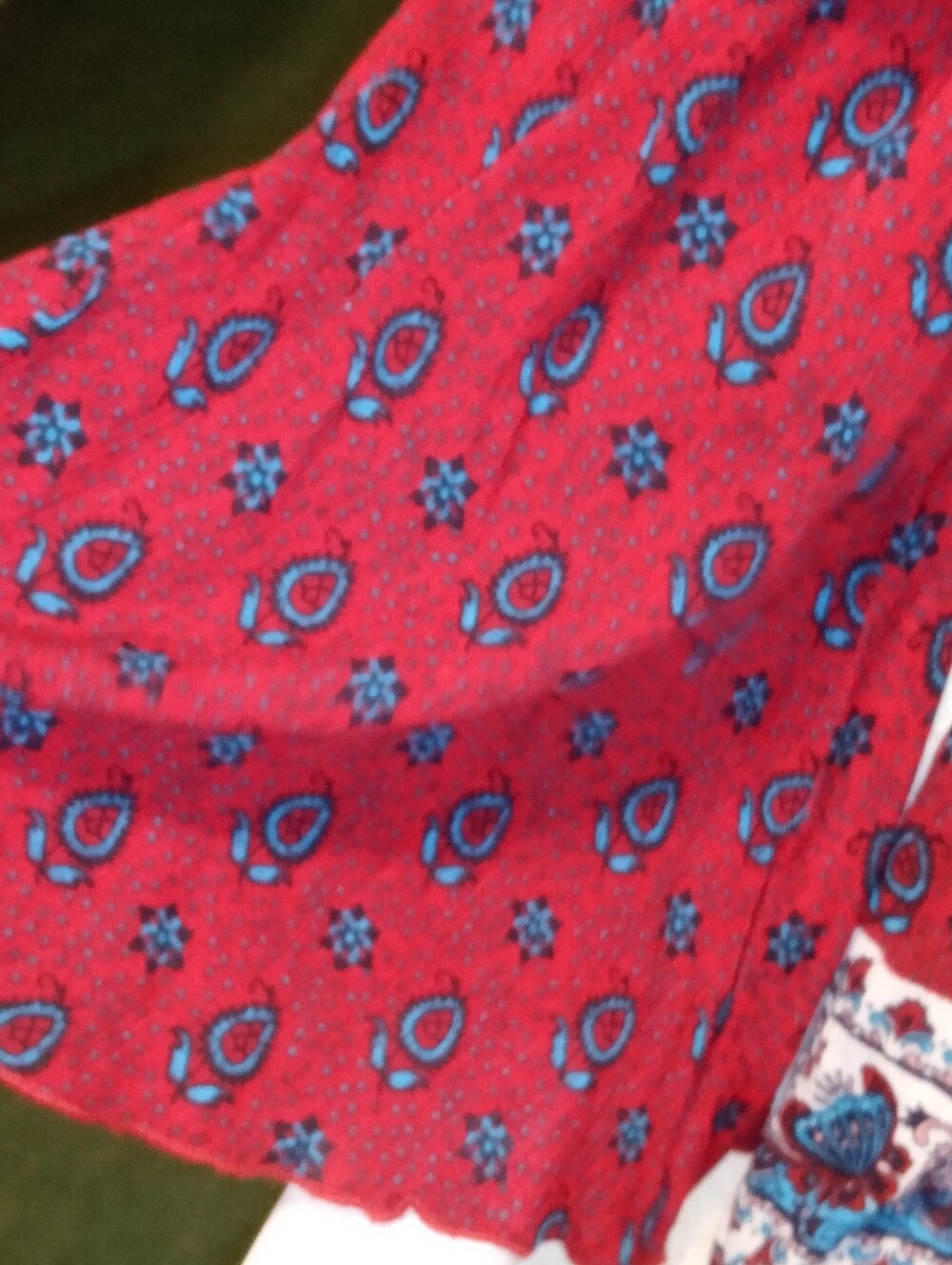 Stunning Bila Red, Navy & White Paisley Cold-Shoulder Boho Blouse Size Small.